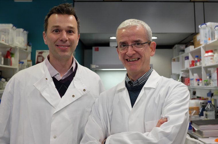 Dr de Boer and Dr Williams in their Leuka lab coats